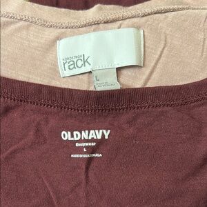 Old Navy Nordstrom rack Maroon pink Everyday Tees (2)